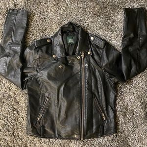 BLACK LEATHER JACKET